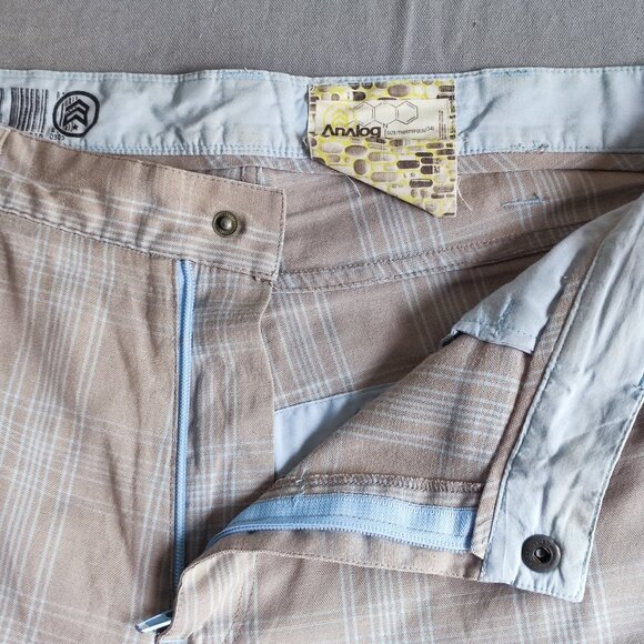 Analog skater shorts men's size 34 cream with light blue plaid pattern - Picture 9 of 14